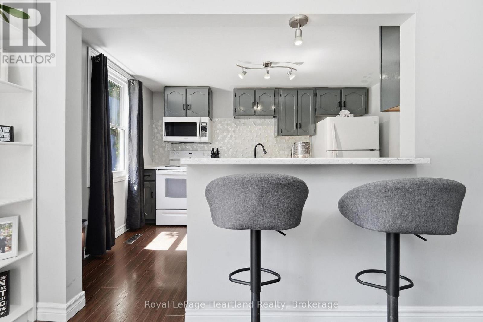 20 WILLIAM STREET S - Image 8