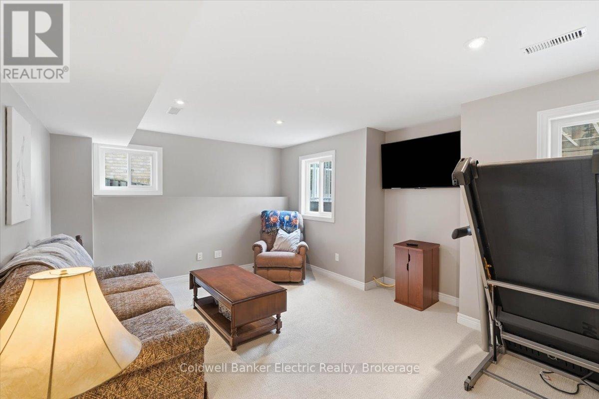 665 HERITAGE TRAIL - 22