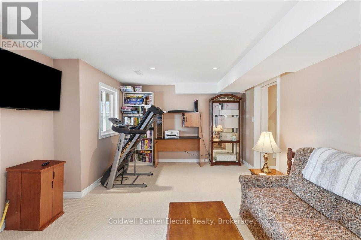 665 HERITAGE TRAIL - 23
