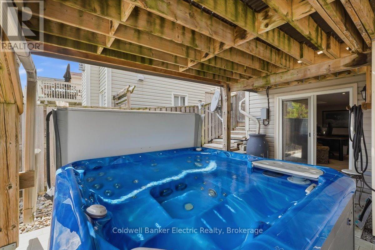 665 HERITAGE TRAIL - 32