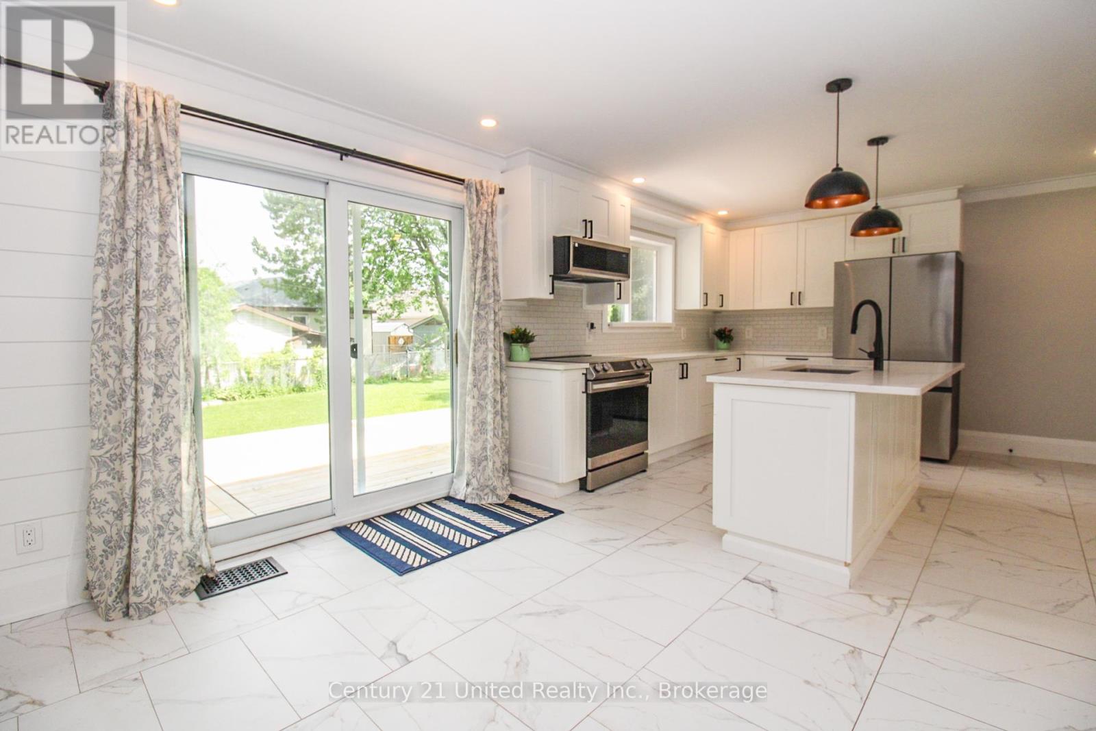 822 ARGYLE STREET - 13