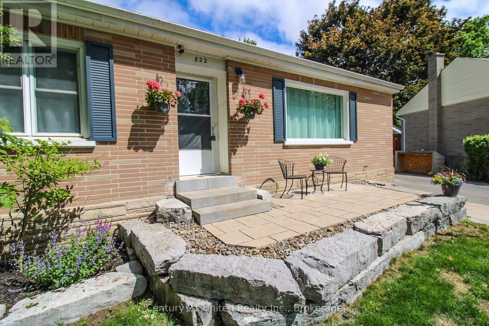 822 ARGYLE STREET - 3