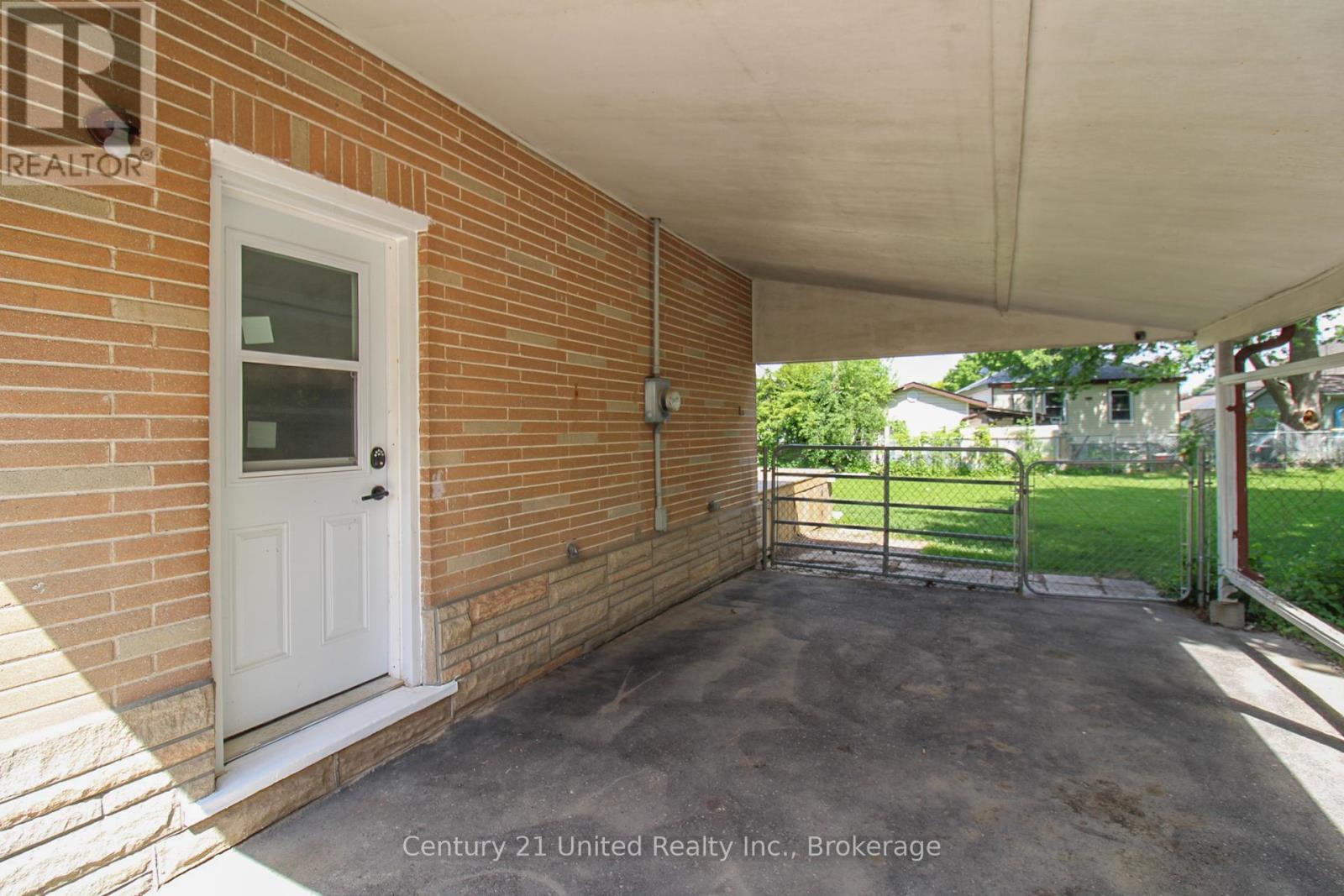 822 ARGYLE STREET - 4