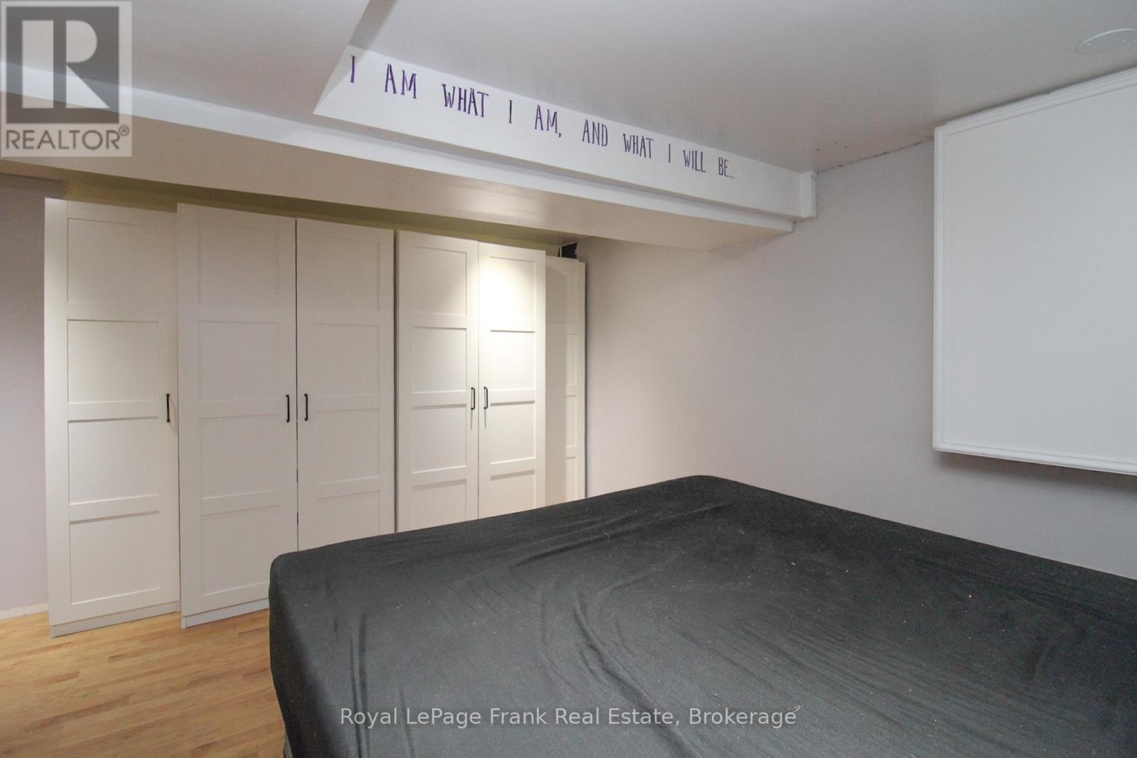 460 HOWDEN STREET - 10