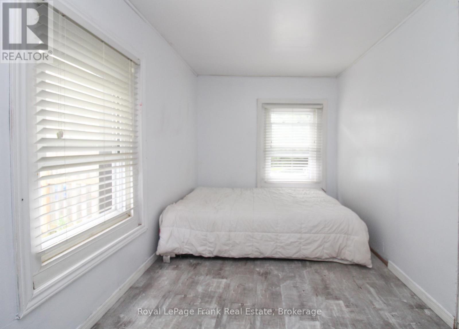 460 HOWDEN STREET - 11
