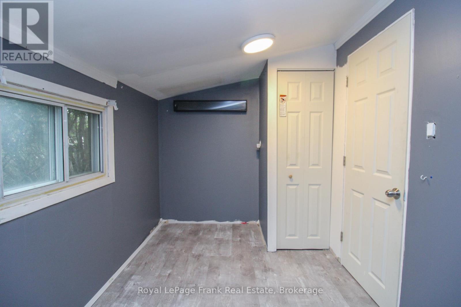 460 HOWDEN STREET - 14