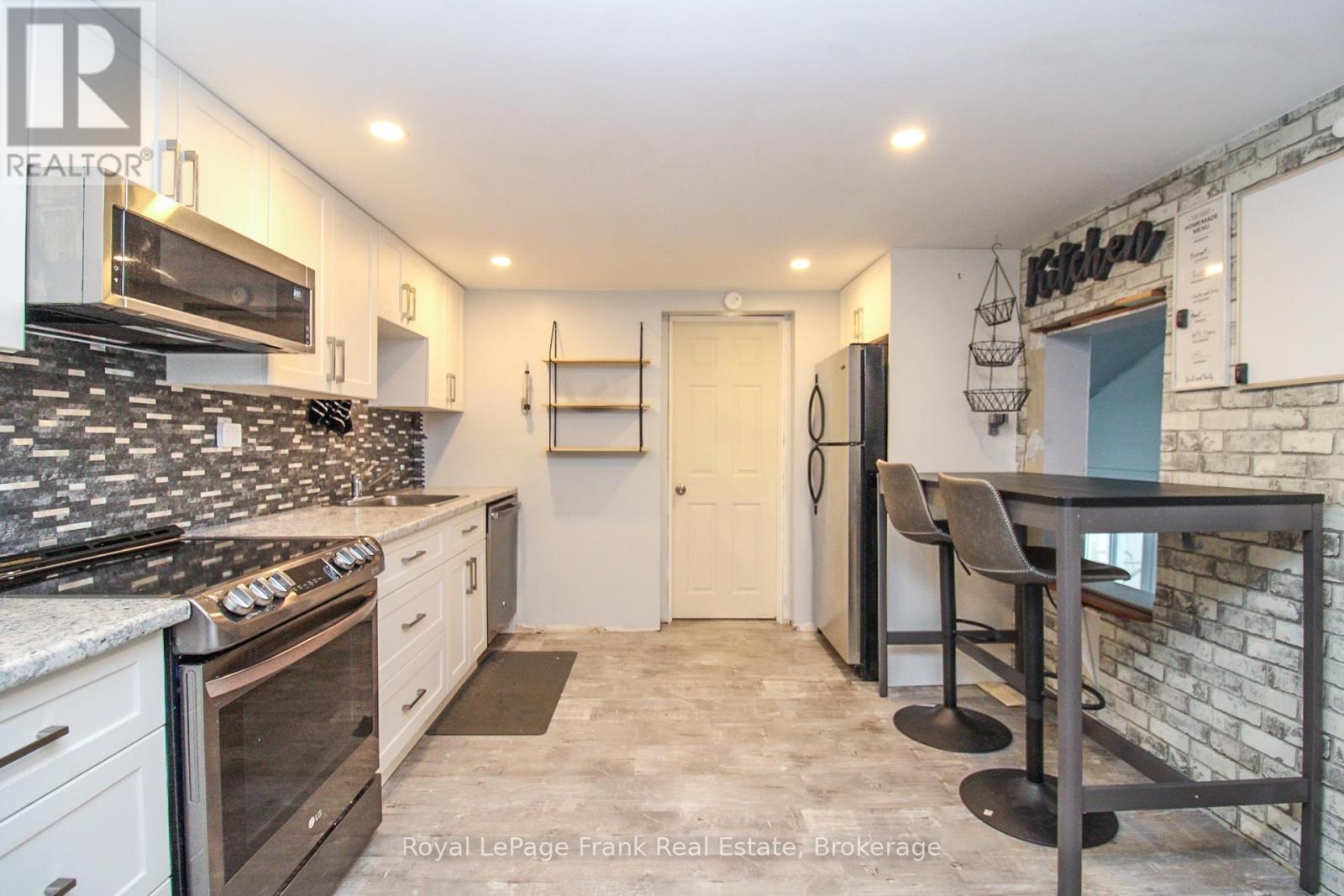 460 HOWDEN STREET - 2
