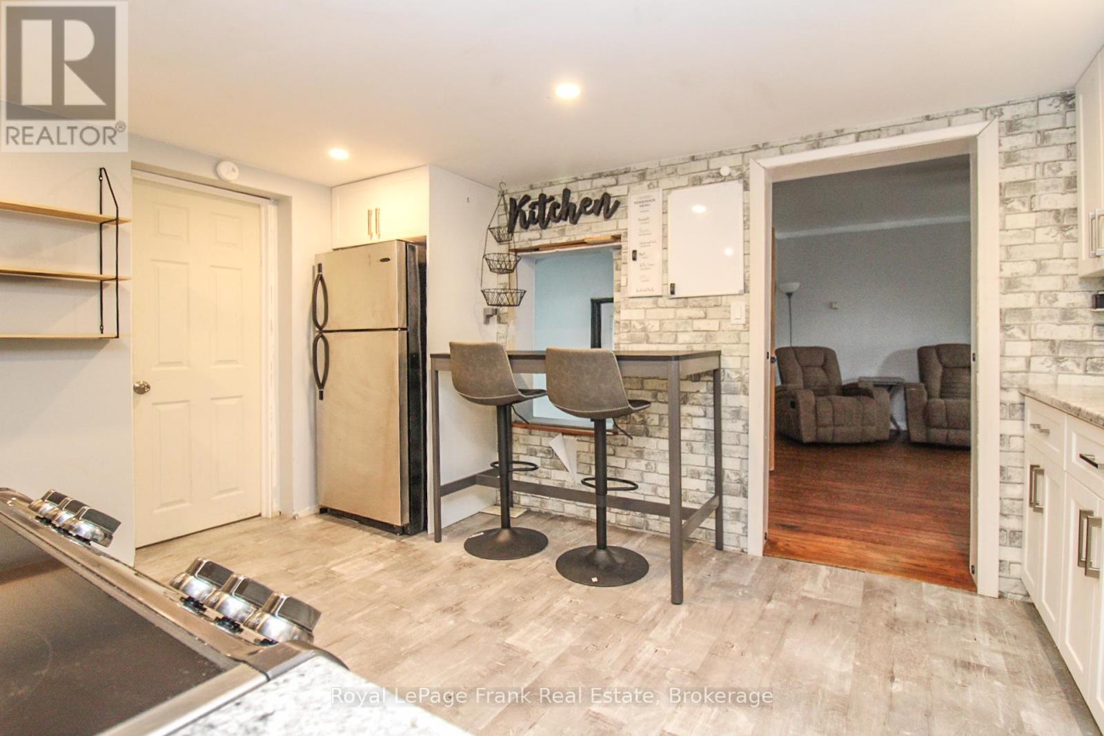 460 HOWDEN STREET - 3