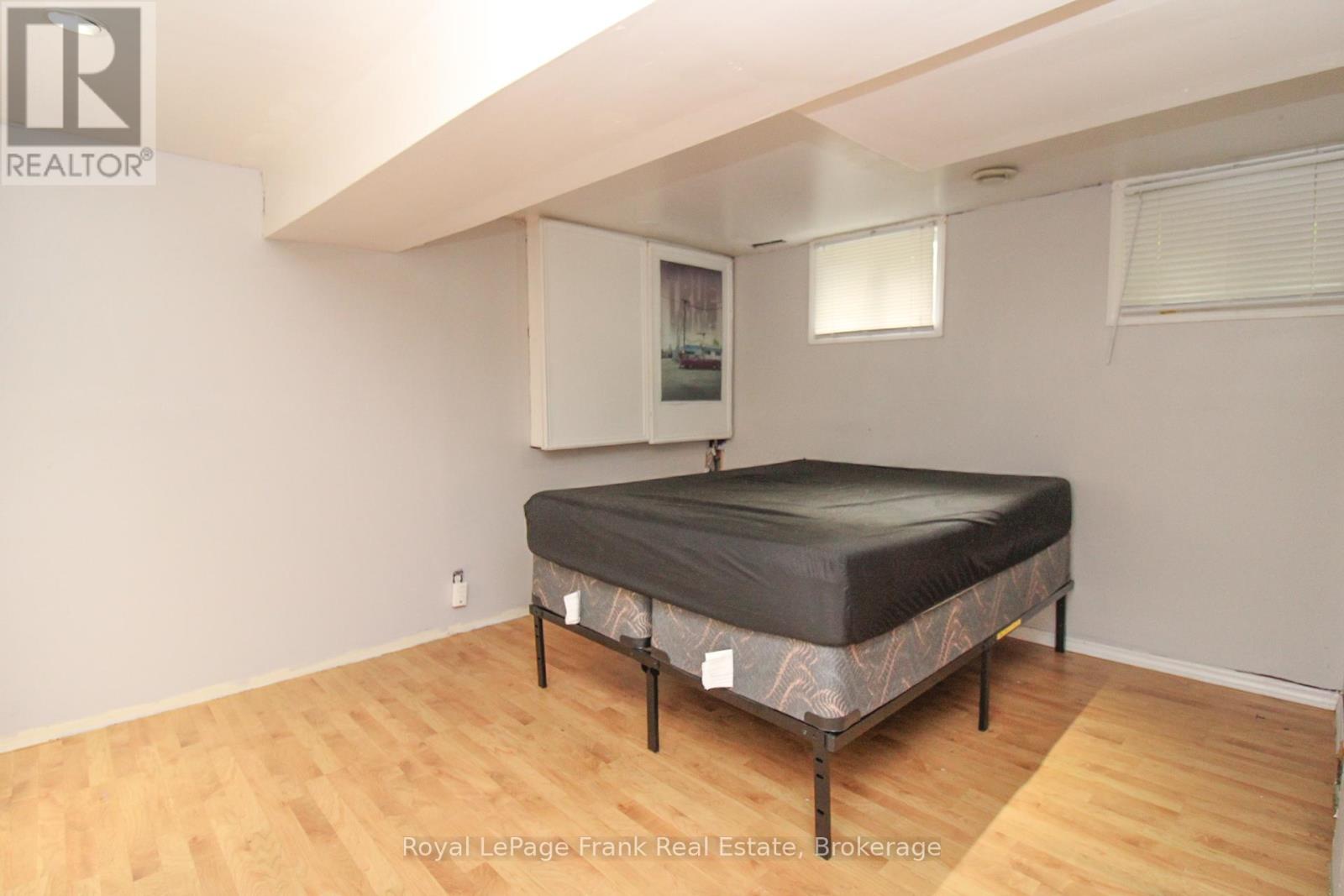 460 HOWDEN STREET - 9