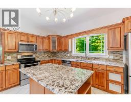15 Gervais Court, photo 6