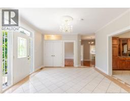 15 Gervais Court, photo 3