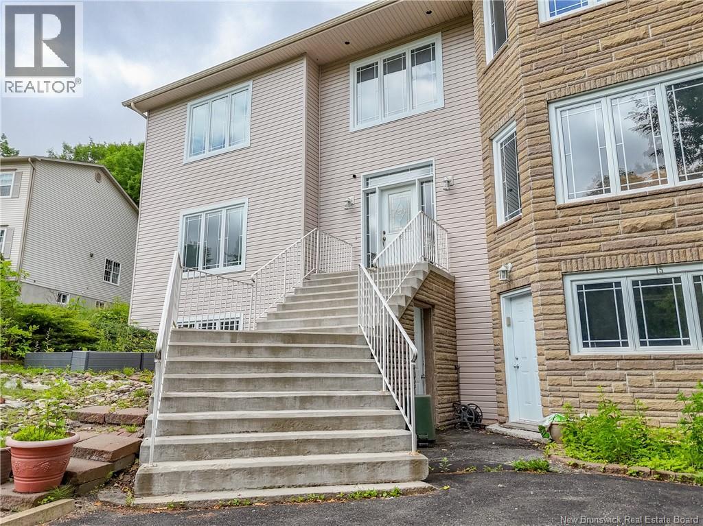 15 Gervais Court - 48