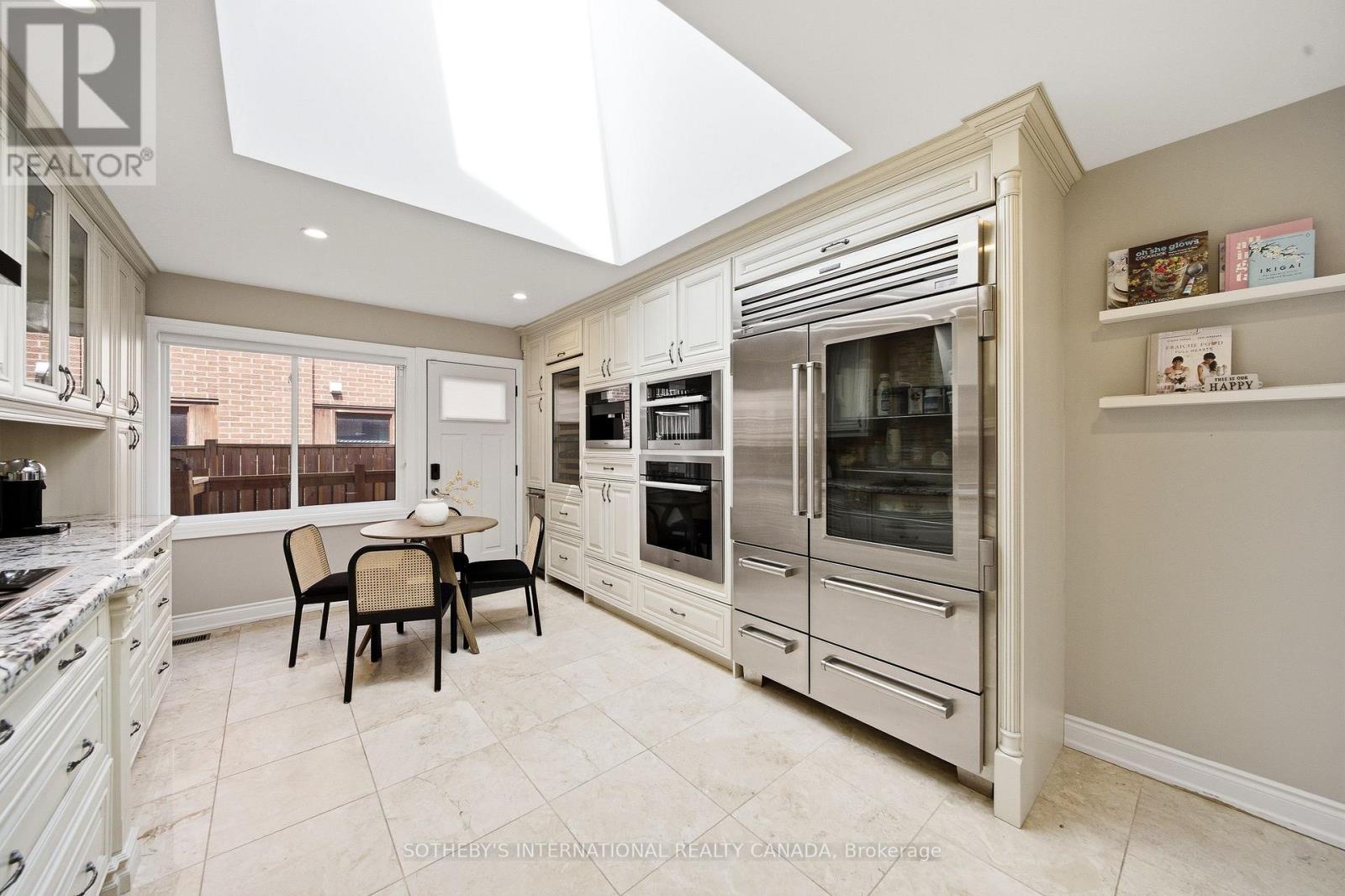 122 CASSANDRA BOULEVARD - 16