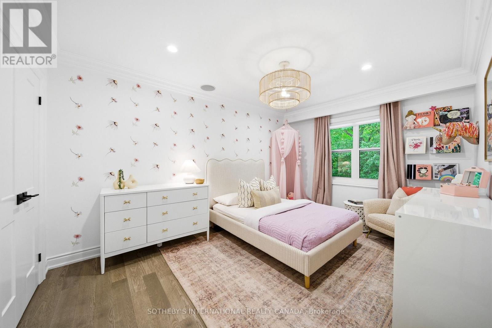 122 CASSANDRA BOULEVARD - 22