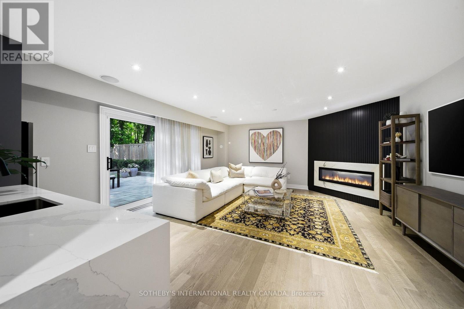 122 CASSANDRA BOULEVARD - 27