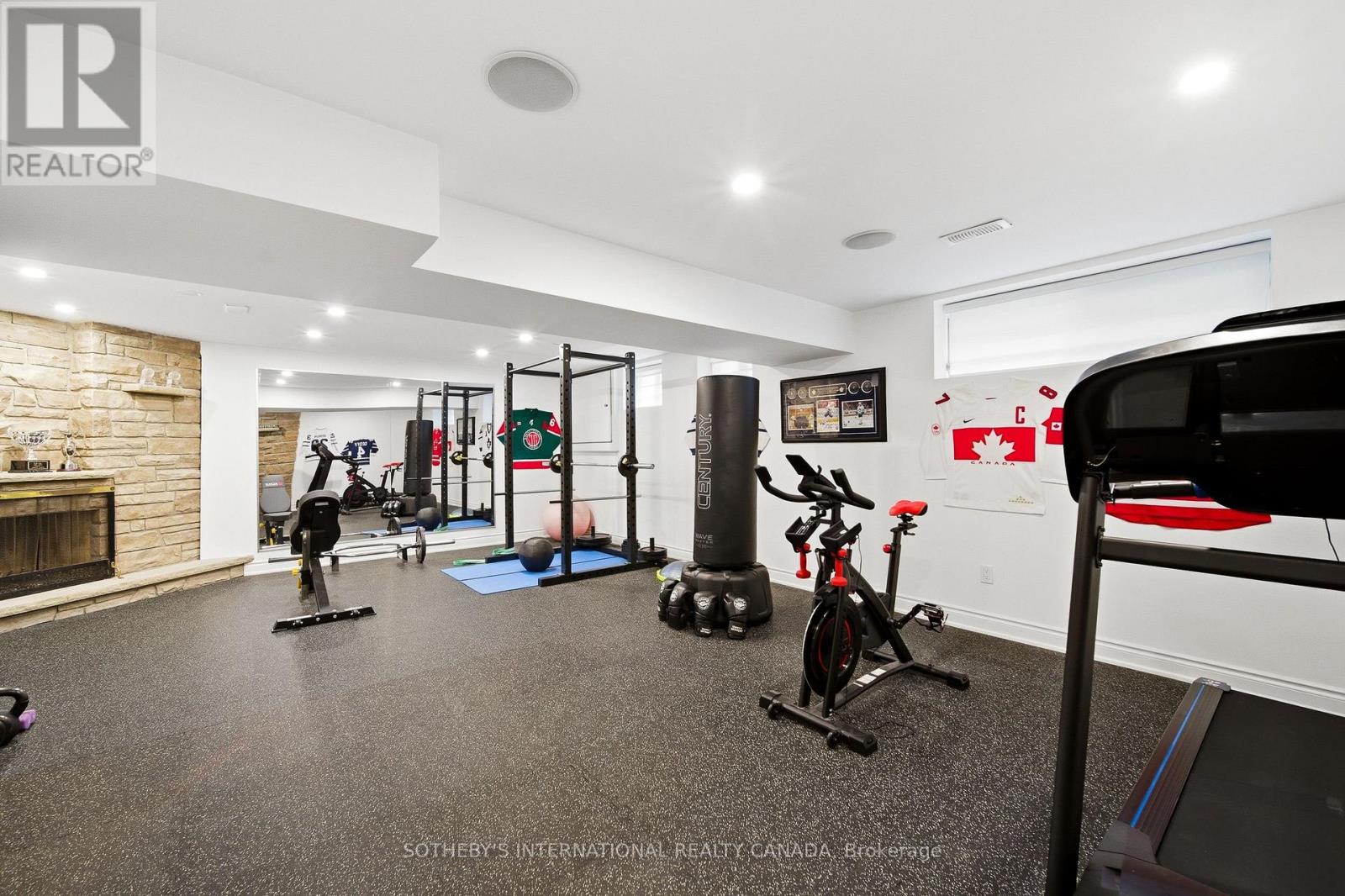 122 CASSANDRA BOULEVARD - 36