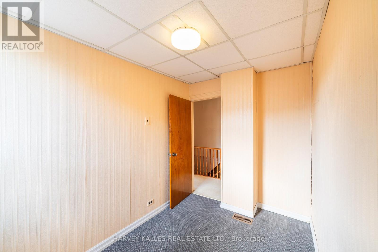 6 CROCKER AVENUE - 17