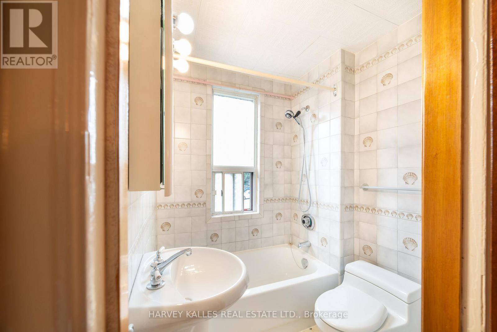 6 CROCKER AVENUE - 18