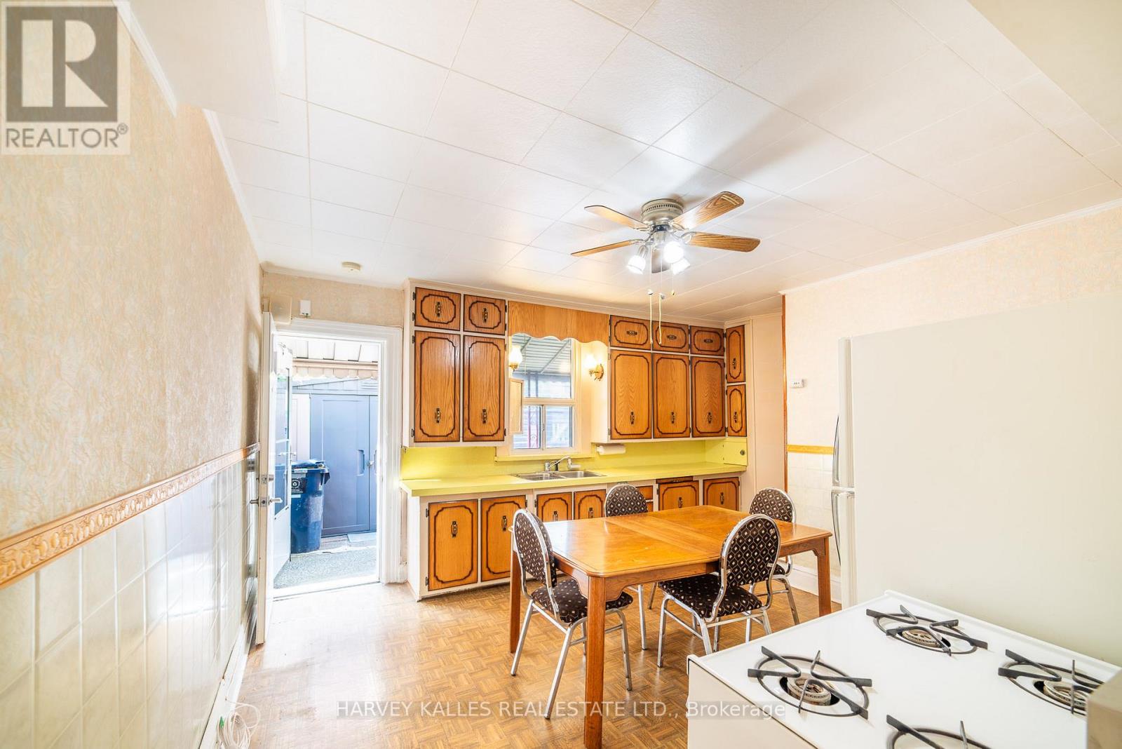 6 CROCKER AVENUE - 8