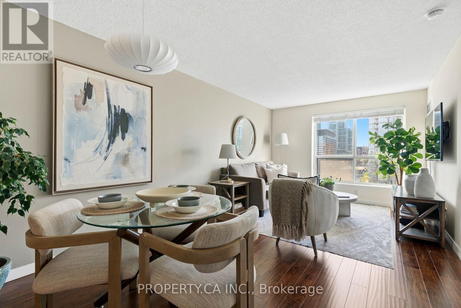 #1105 410 QUEENS QUAY W - 1