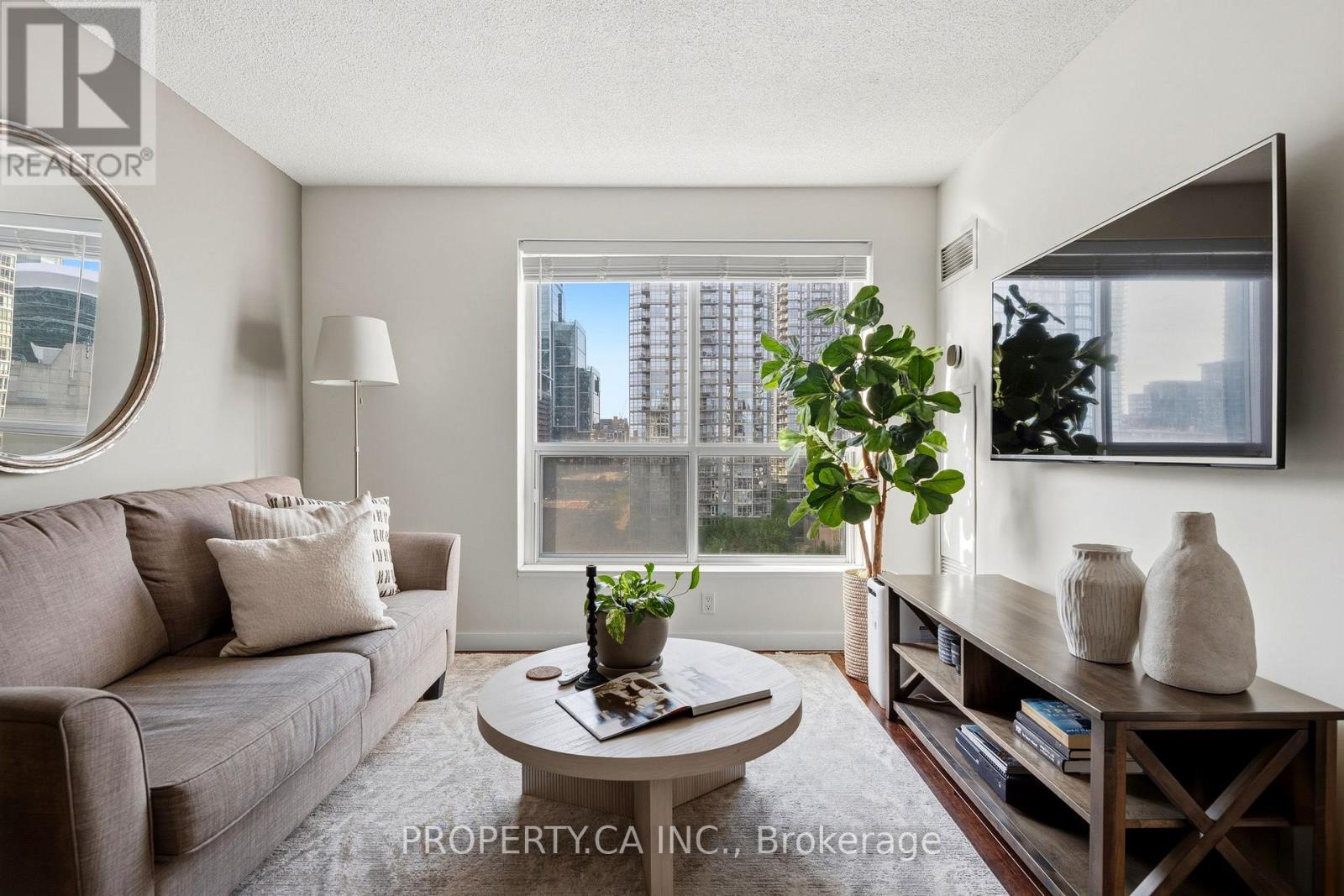 #1105 410 QUEENS QUAY W - 2