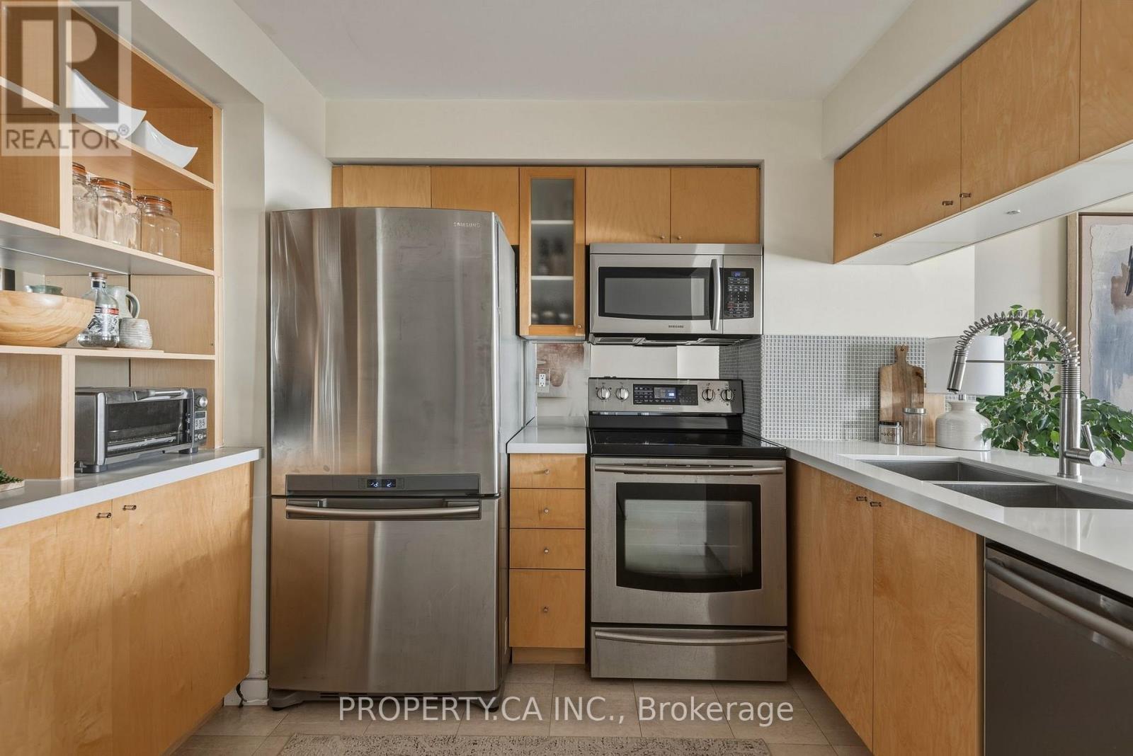 #1105 410 QUEENS QUAY W - 6