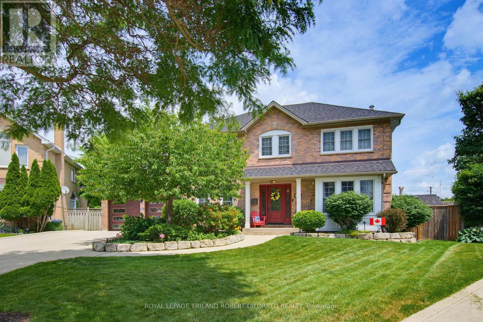 102 ST BEES COURT - 1