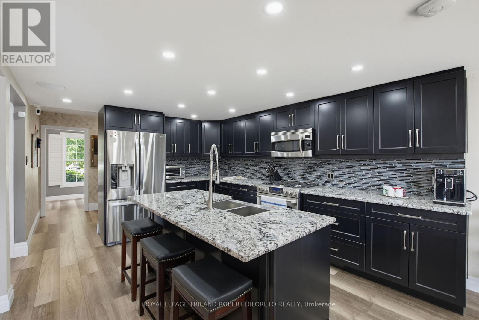 102 ST BEES COURT - 15