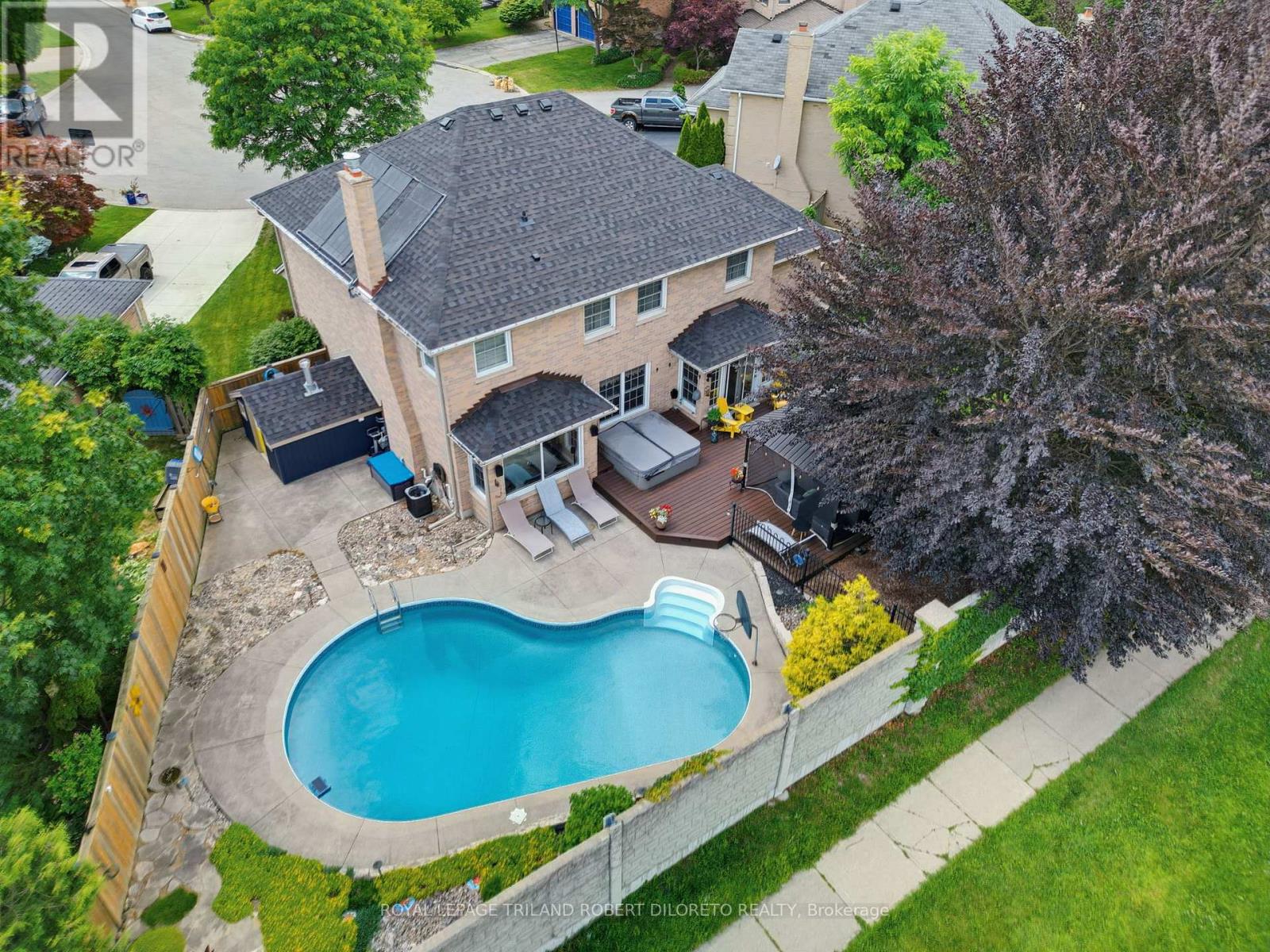102 ST BEES COURT - 2