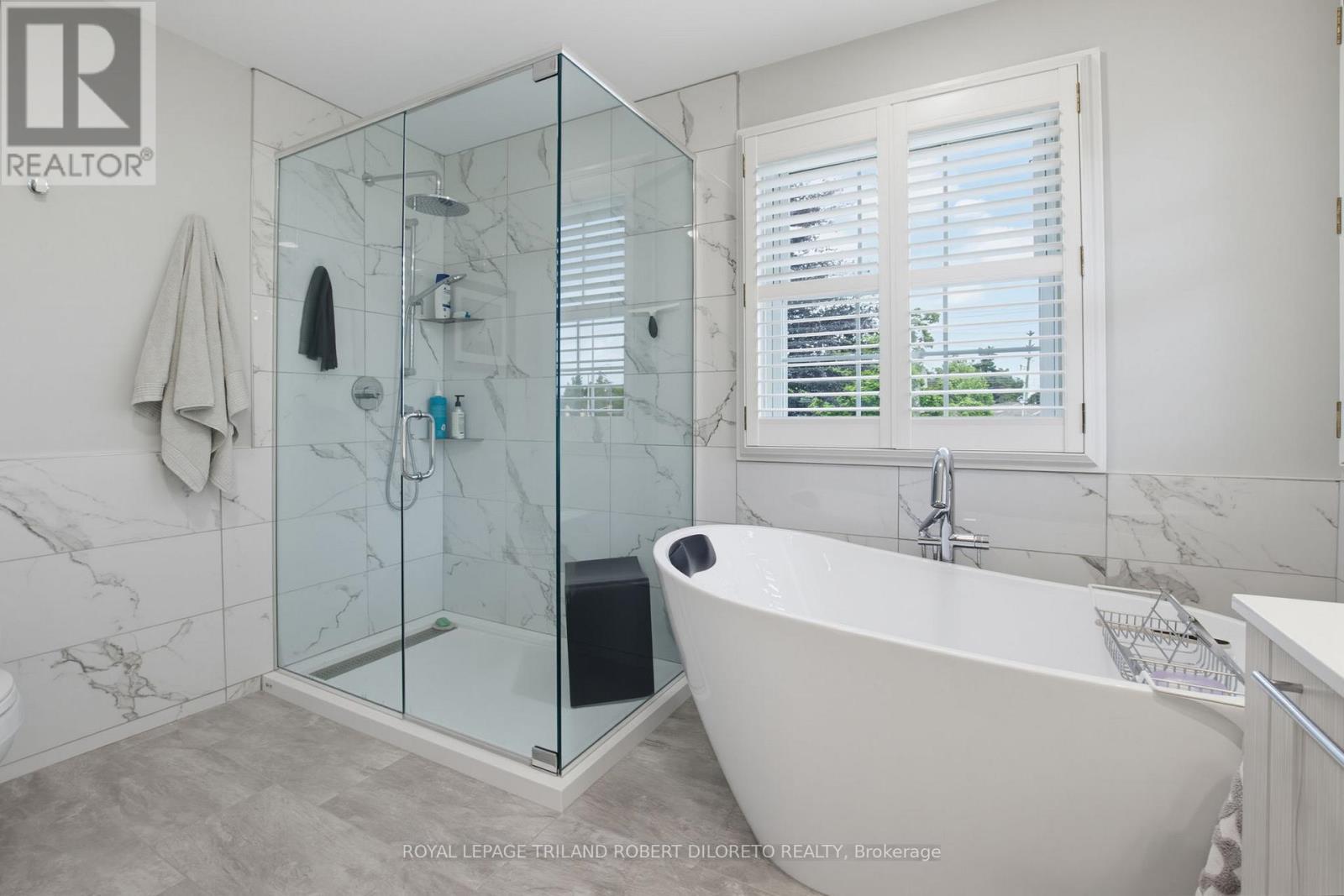 102 ST BEES COURT - 25