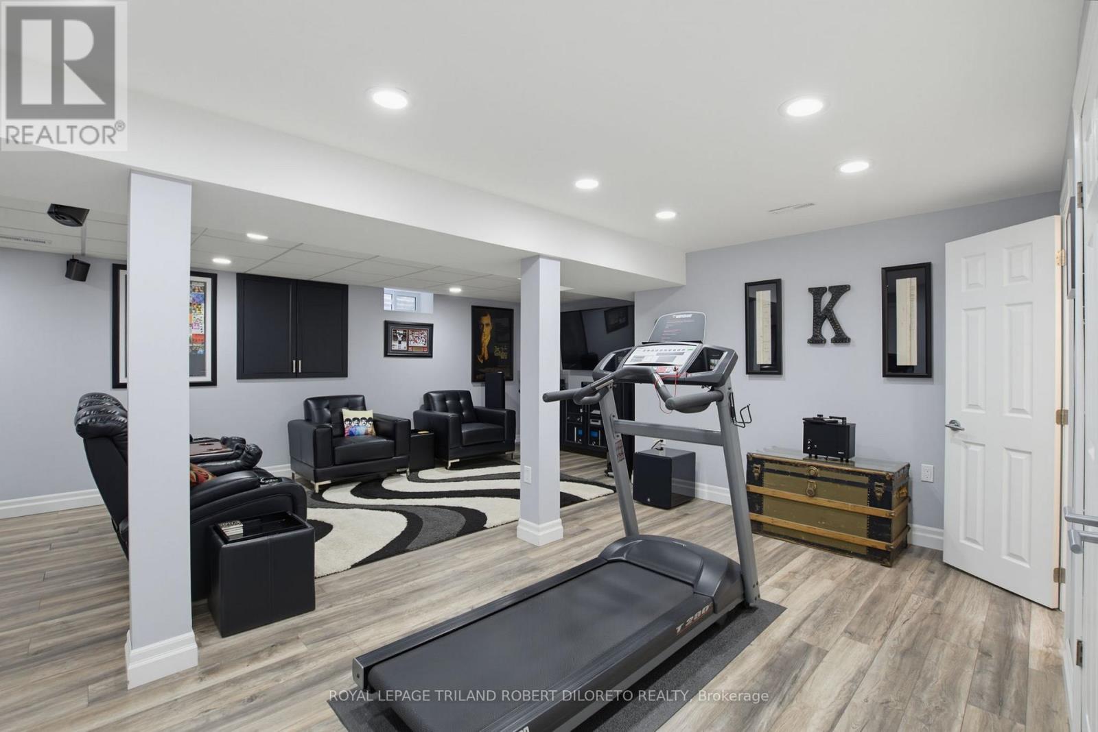102 ST BEES COURT - 32