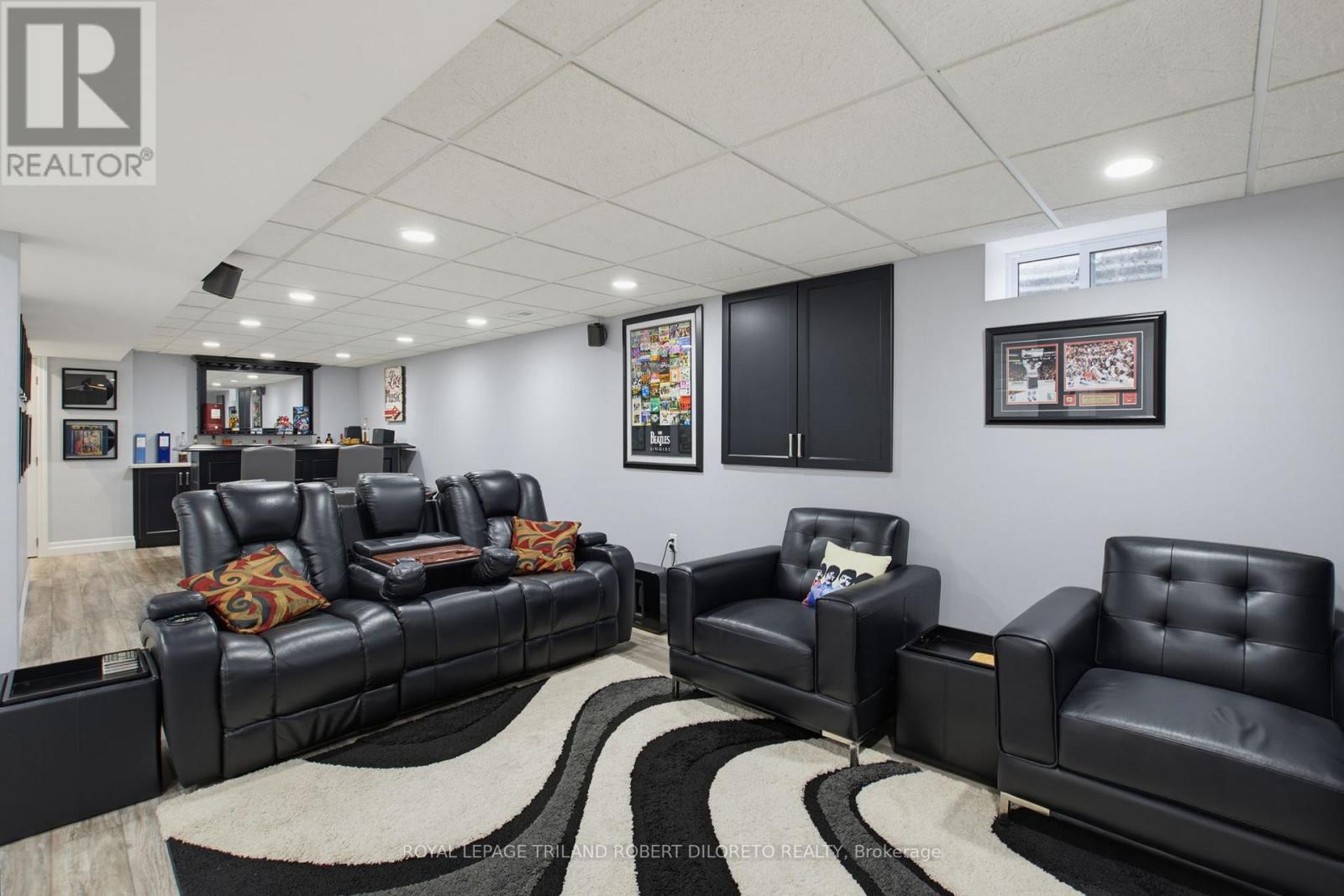 102 ST BEES COURT - 34
