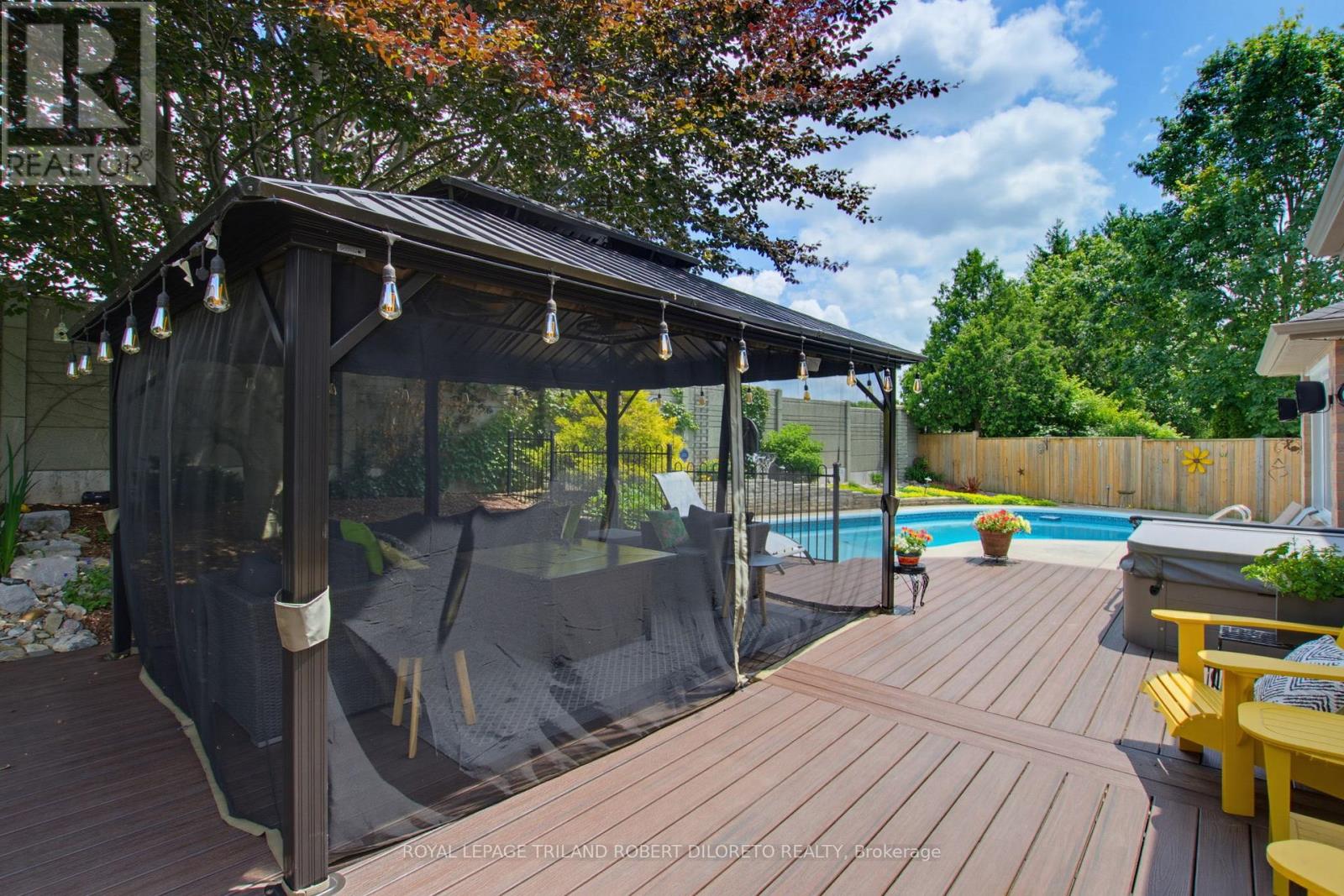 102 ST BEES COURT - 43