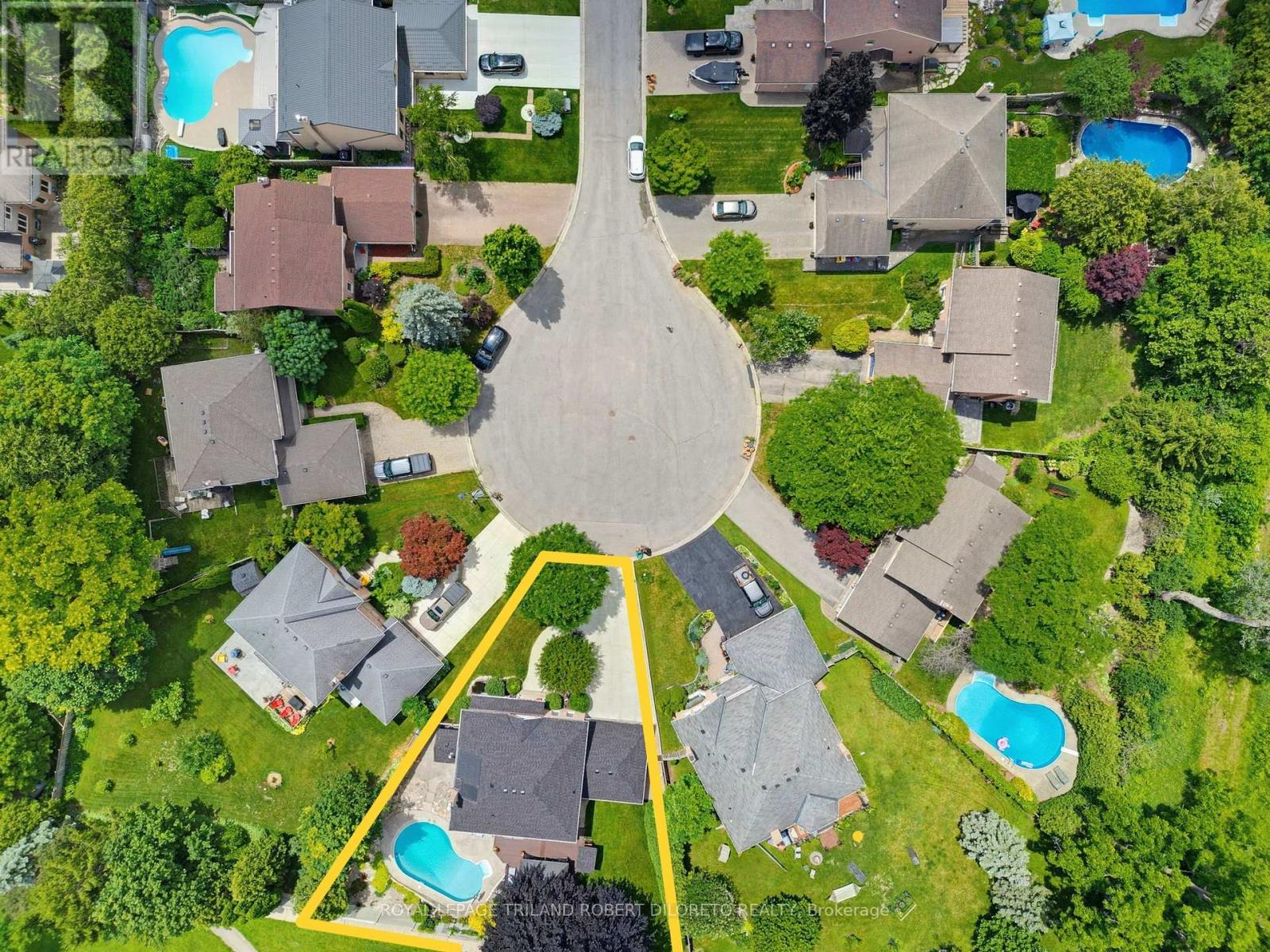 102 ST BEES COURT - 46