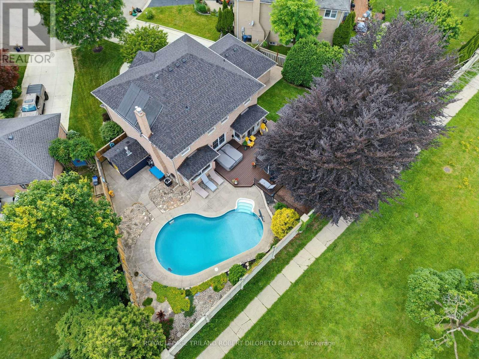102 ST BEES COURT - 49