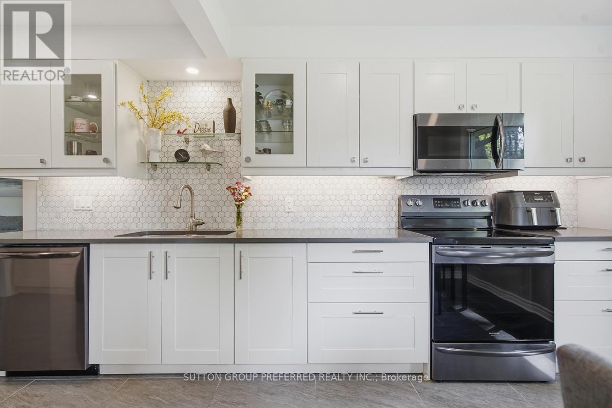 151 ST CLAIR CRESCENT - 16