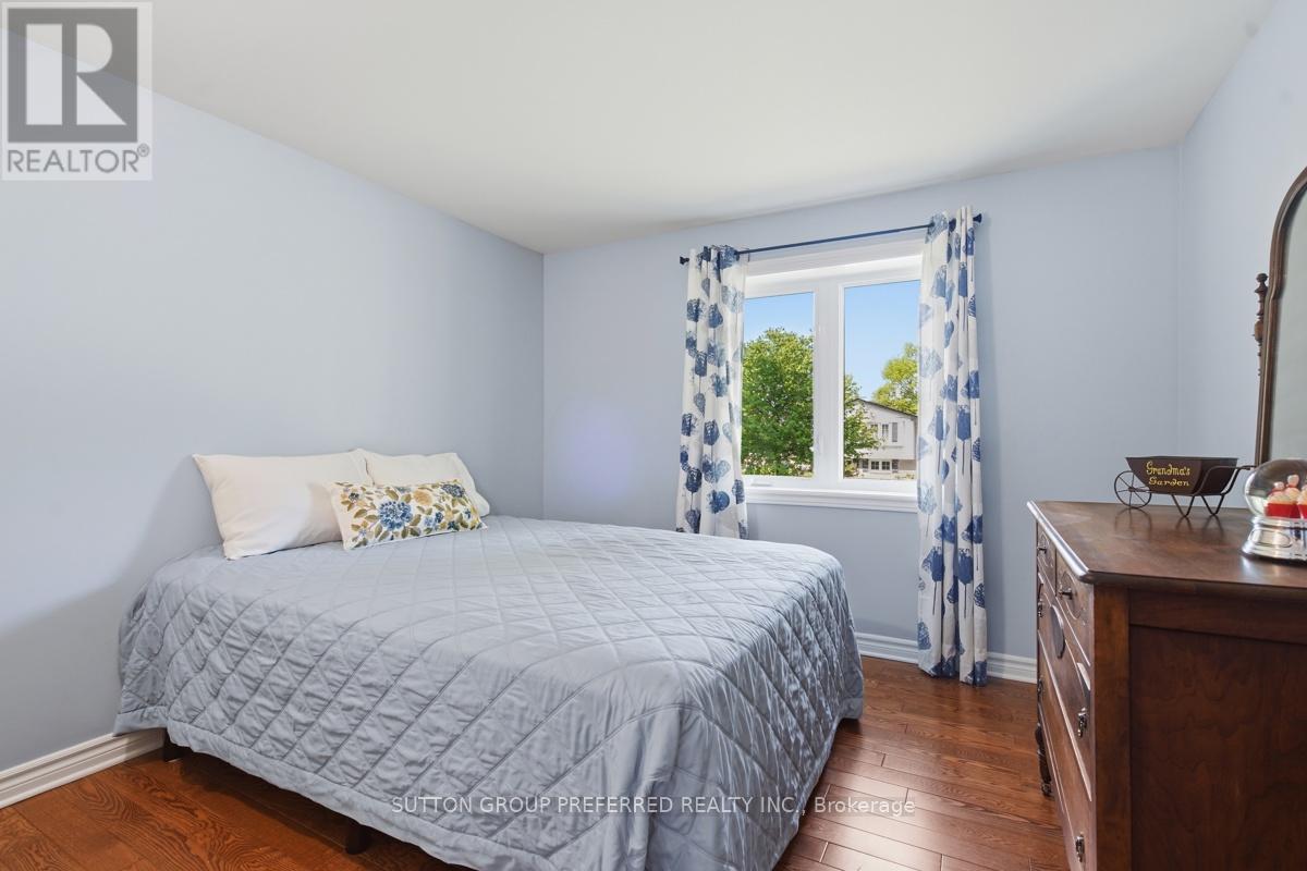 151 ST CLAIR CRESCENT - 22