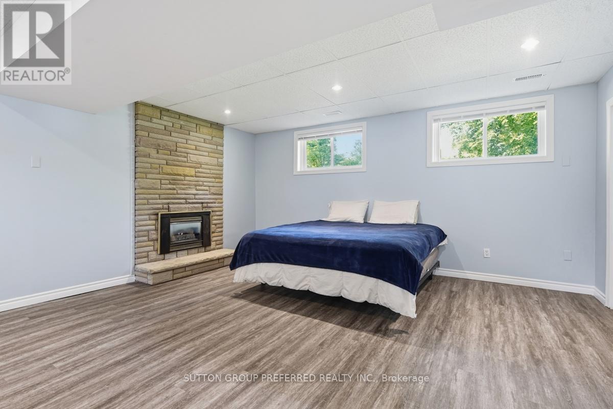 151 ST CLAIR CRESCENT - 27
