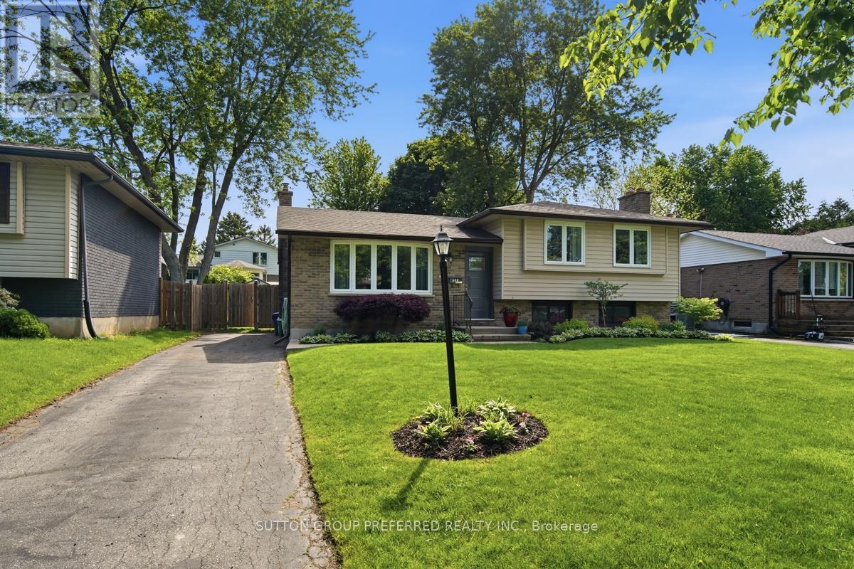 151 ST CLAIR CRESCENT - 3