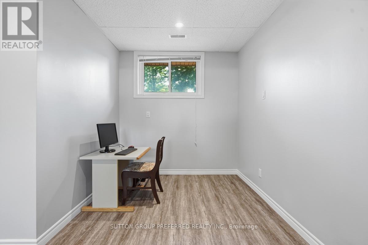 151 ST CLAIR CRESCENT - 34