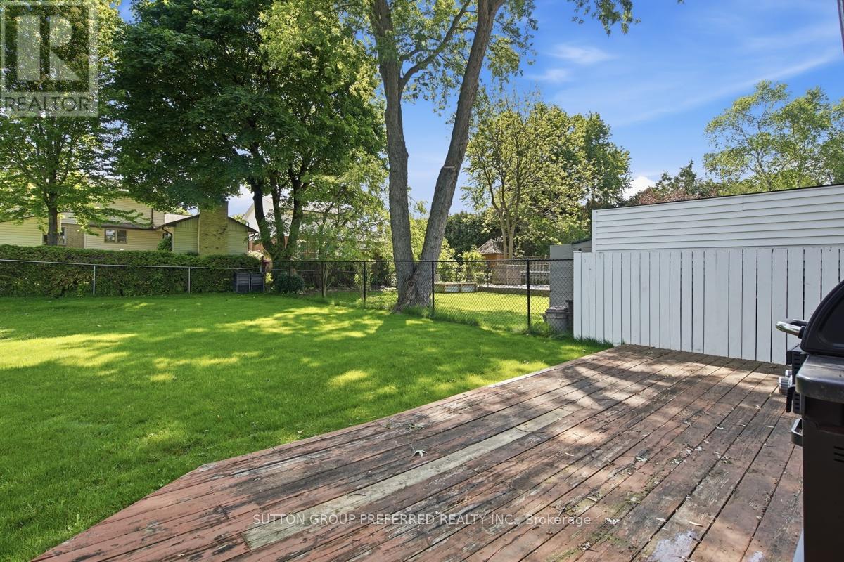 151 ST CLAIR CRESCENT - 40