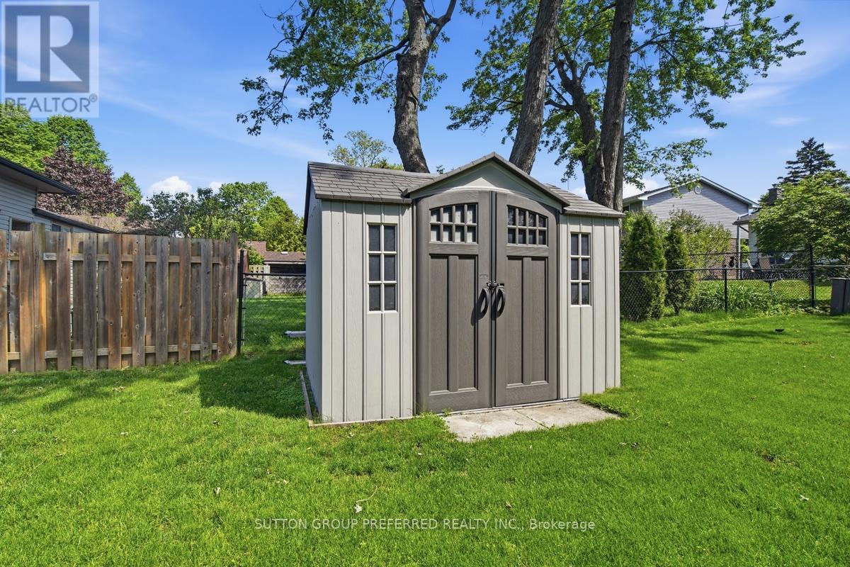 151 ST CLAIR CRESCENT - 44