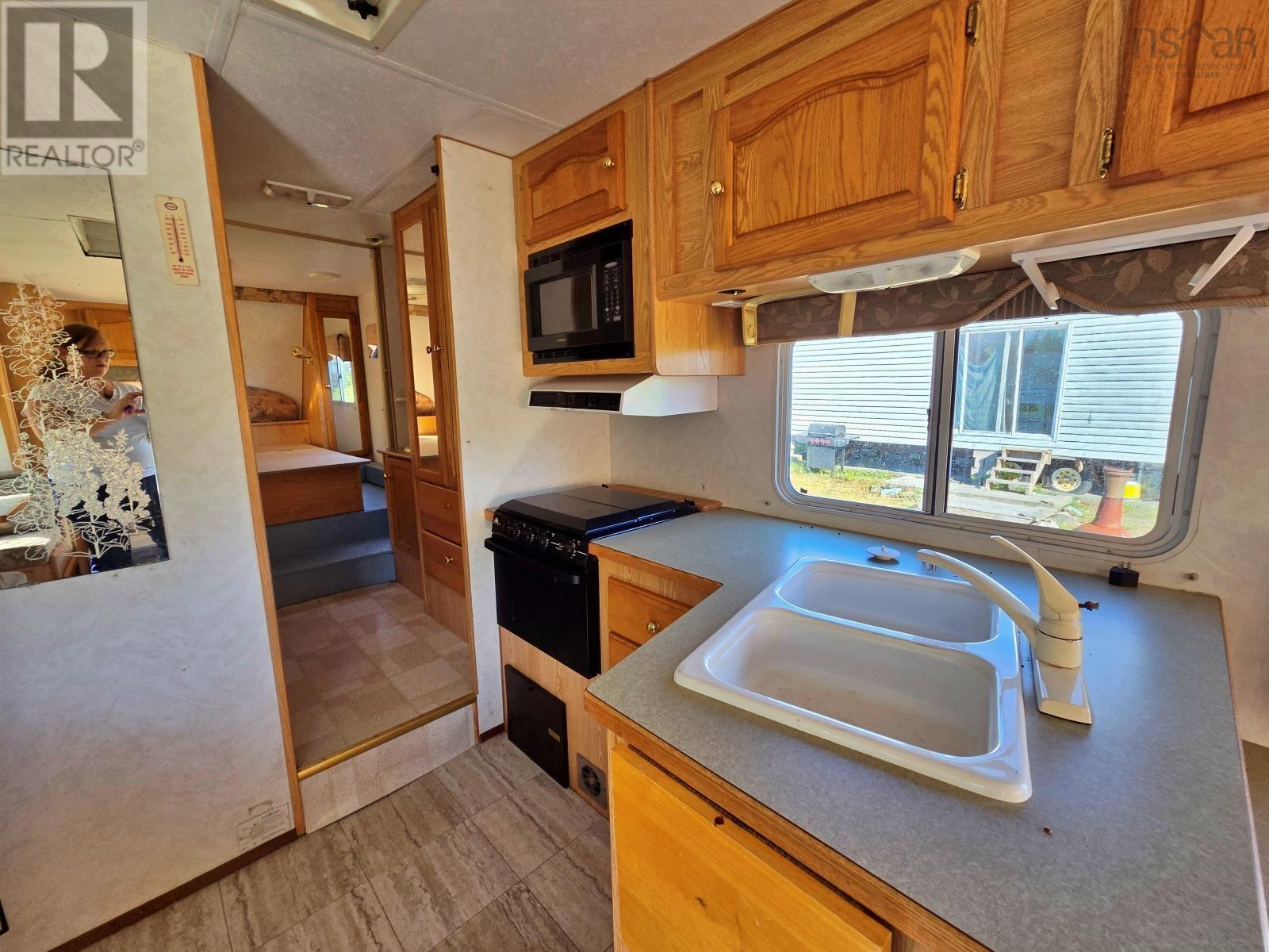 9054 East Bay Highway - 38