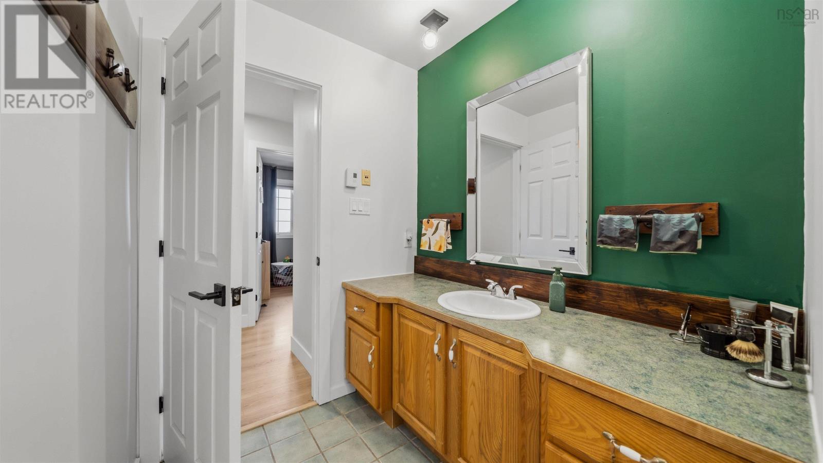 42 Oceanbreeze Avenue - 28