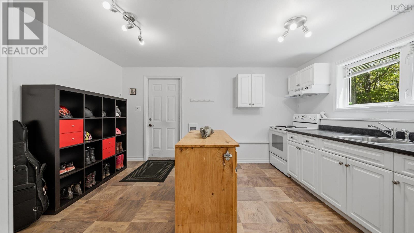 42 Oceanbreeze Avenue - 34