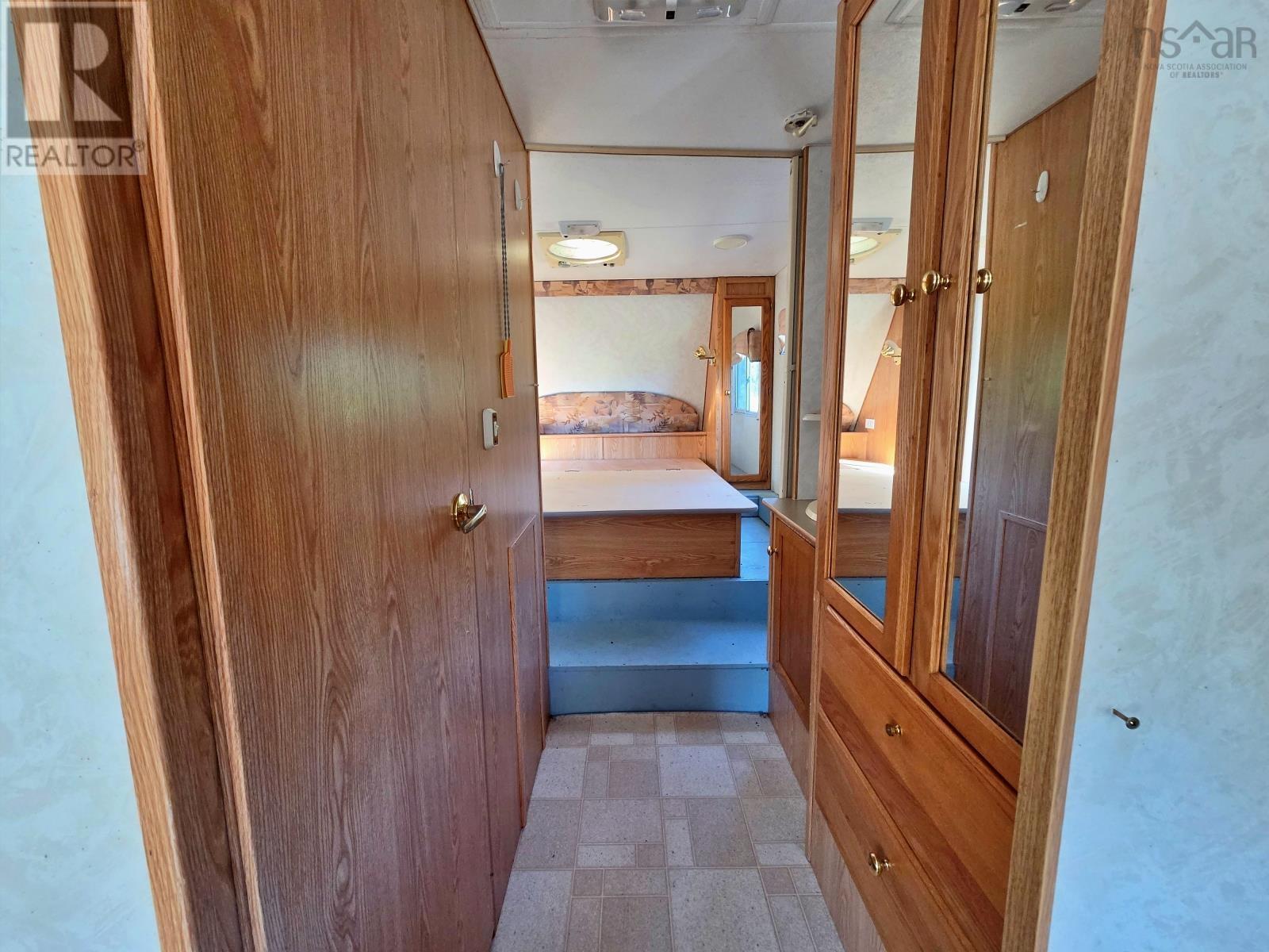 9054 East Bay Highway - 42