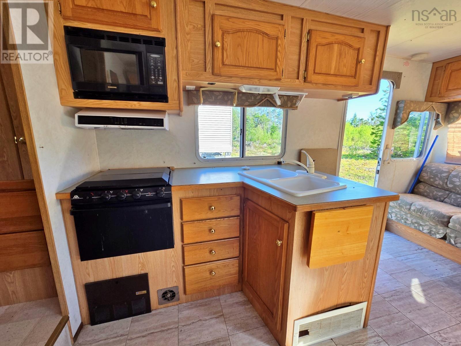 9054 East Bay Highway - 39