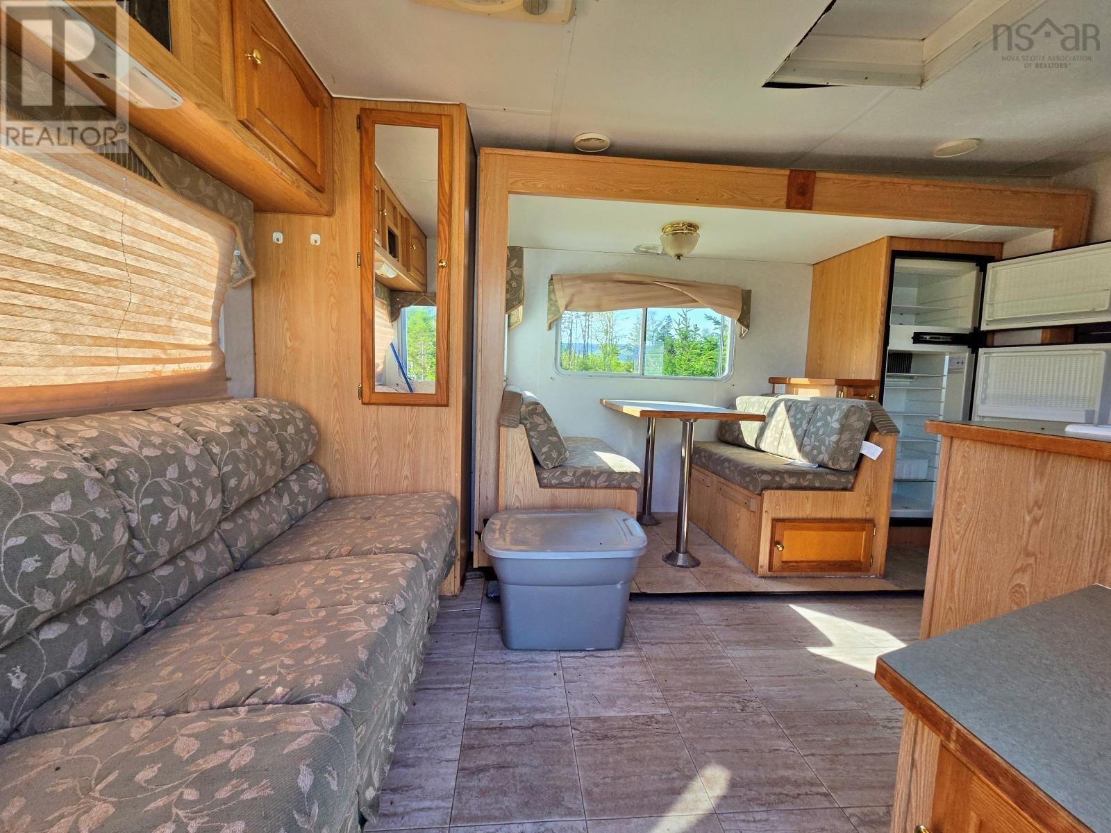 9054 East Bay Highway - 44