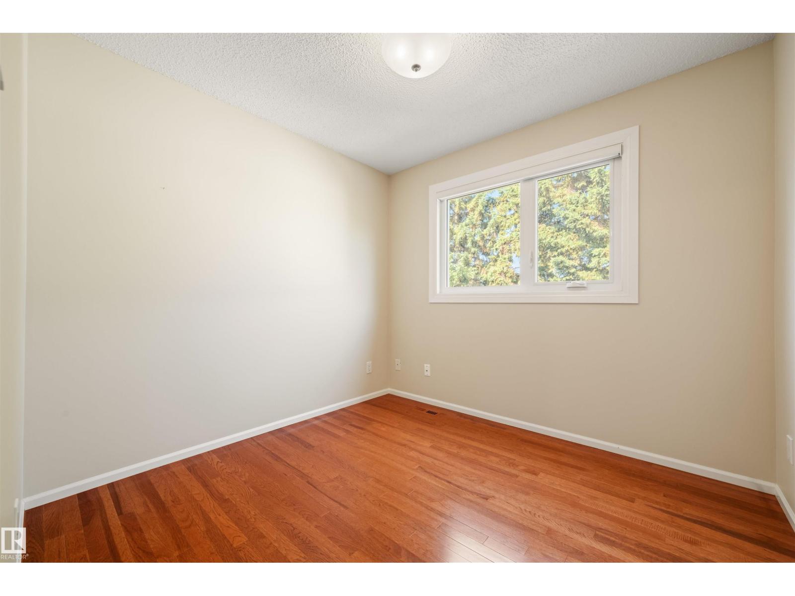 #31 11111 26 AV NW - 16