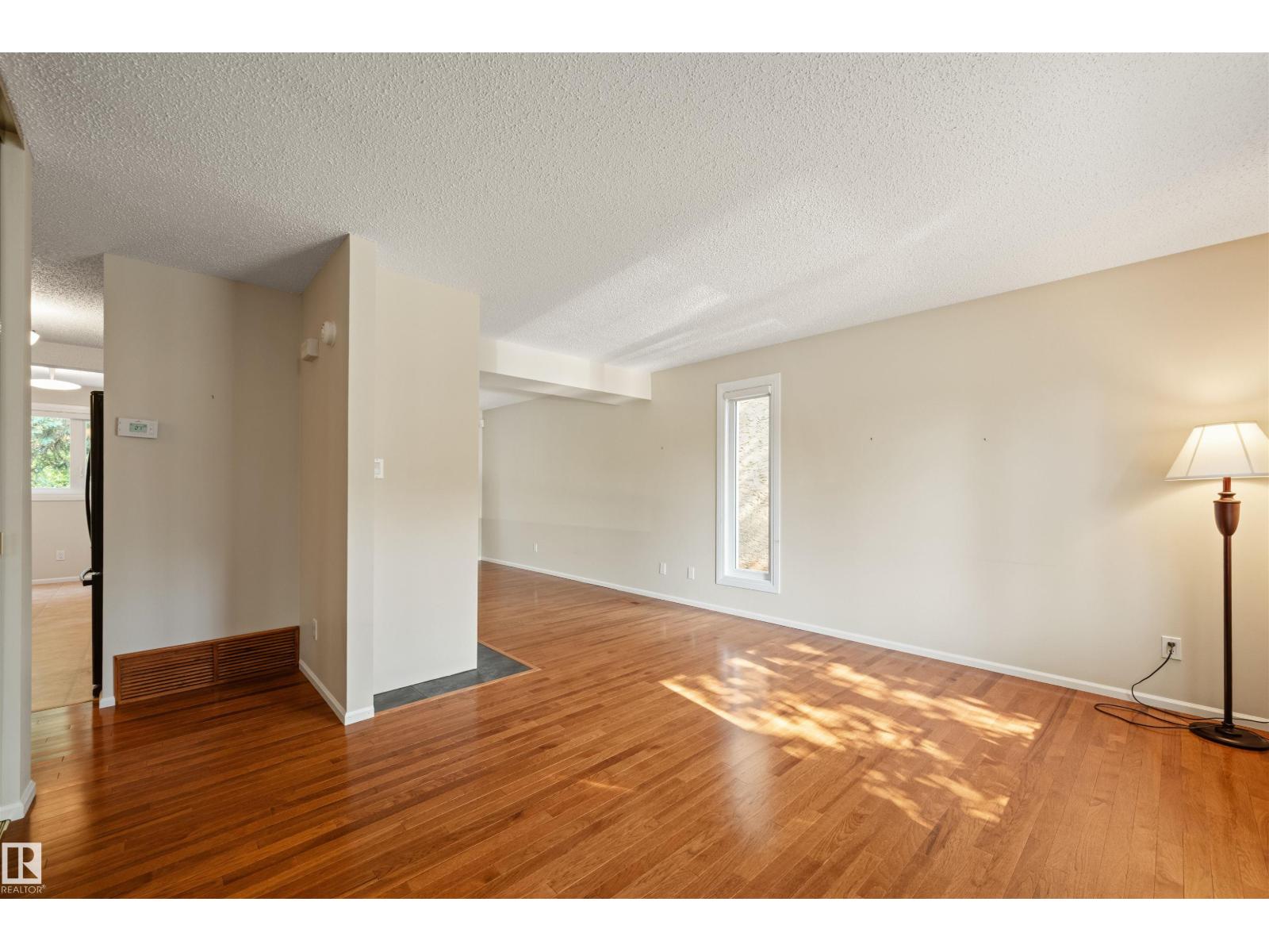 #31 11111 26 AV NW - 3